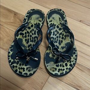Kate Spade Black and Tan Leopard Print Flip Flops. Size 7-8